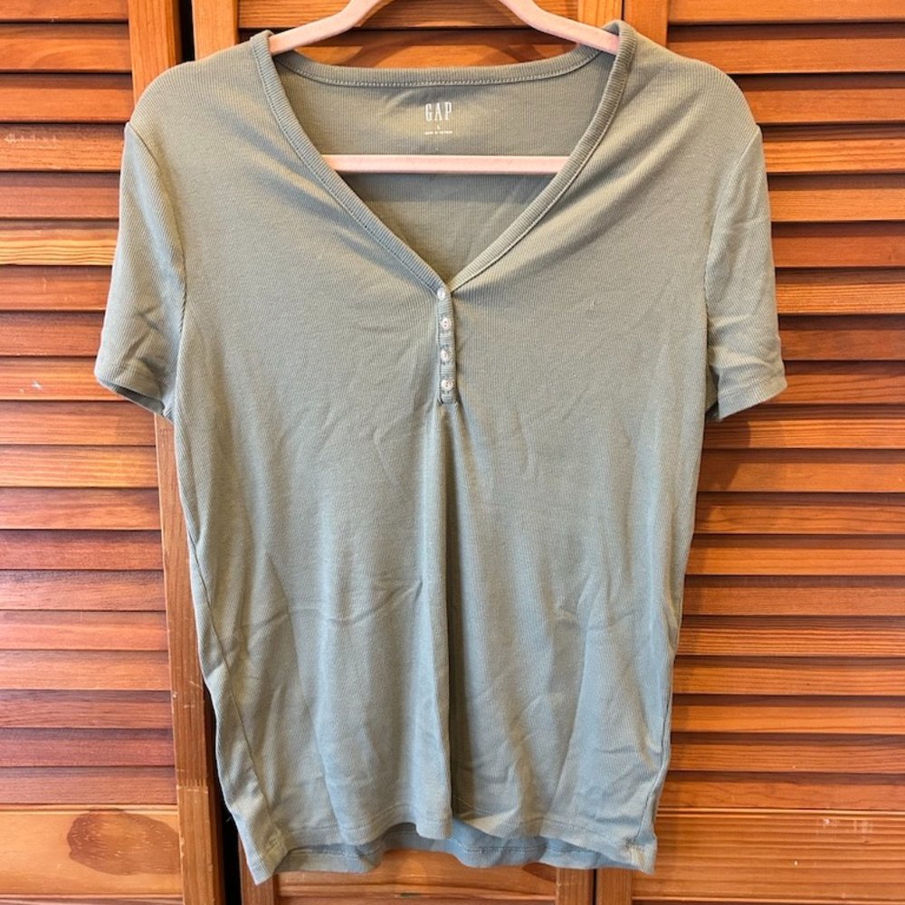 Gap Tee